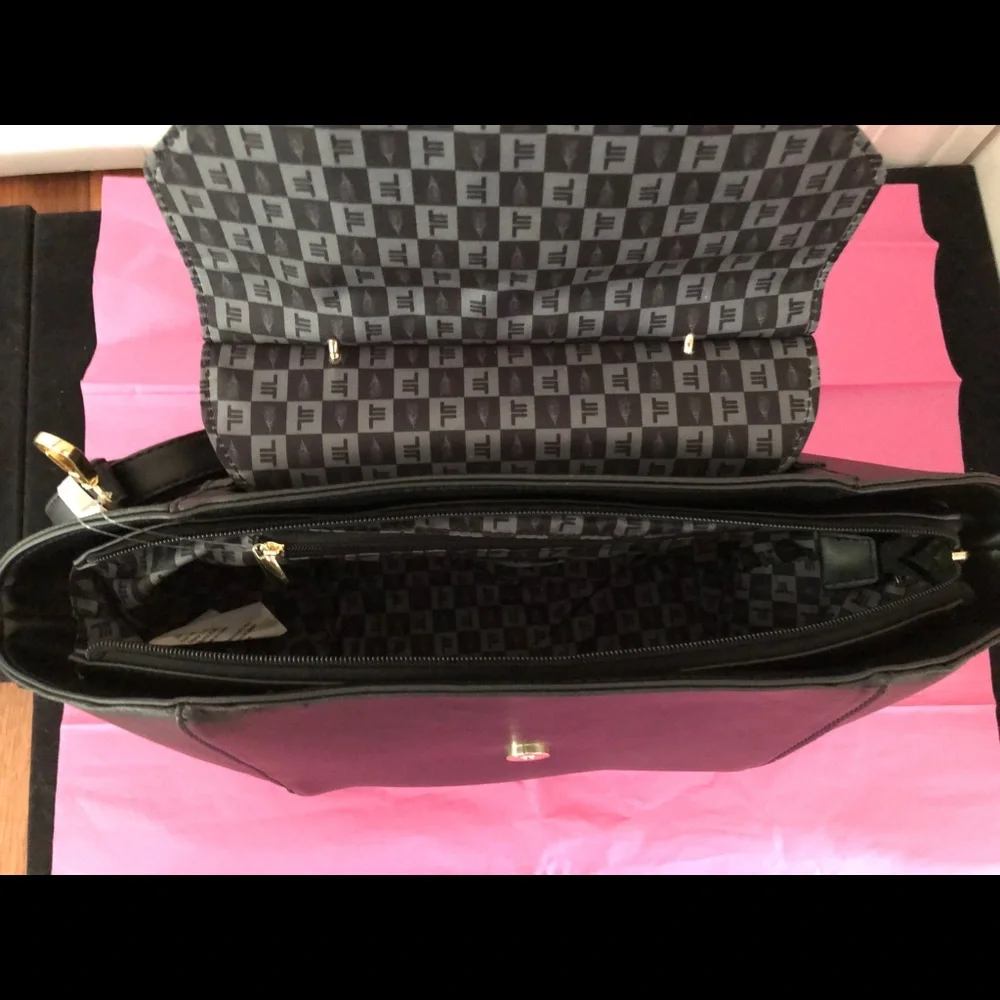 London Fog Orchid Satchel w/removable strap - Picture 5 of 6